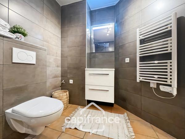 appartement REZ de JARDIN,résidence du lac, 31 m2, chambre ouverte, grande salle de douche, rangements, cave collective.