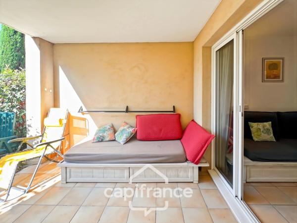 appartement REZ de JARDIN,résidence du lac, 31 m2, chambre ouverte, grande salle de douche, rangements, cave collective.