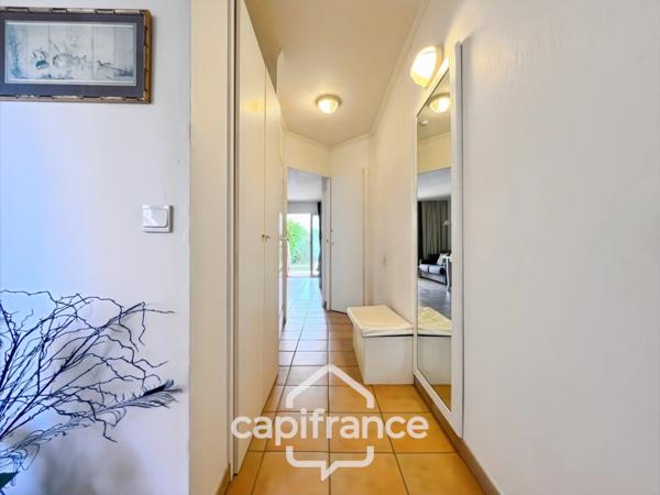 appartement REZ de JARDIN,résidence du lac, 31 m2, chambre ouverte, grande salle de douche, rangements, cave collective.