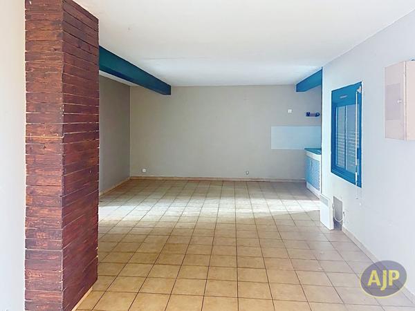 Appartement à vendre Lesparre Medoc - 3 pièces, 67m² avec 2 chambre(s) à 66 000€ - AJP Lesparre Immobilier
