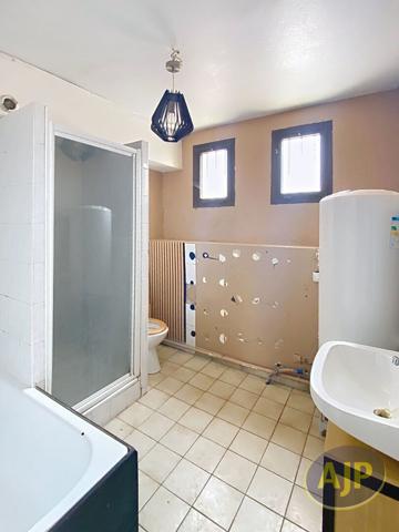 Appartement à vendre Lesparre Medoc - 3 pièces, 67m² avec 2 chambre(s) à 66 000€ - AJP Lesparre Immobilier