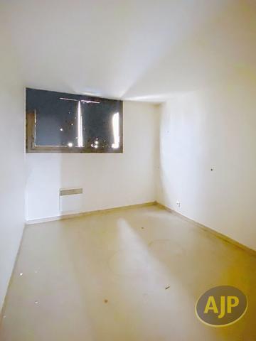 Appartement à vendre Lesparre Medoc - 3 pièces, 67m² avec 2 chambre(s) à 66 000€ - AJP Lesparre Immobilier