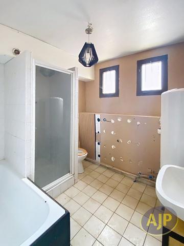 Appartement à vendre Lesparre Medoc - 3 pièces, 67m² avec 2 chambre(s) à 66 000€ - AJP Lesparre Immobilier