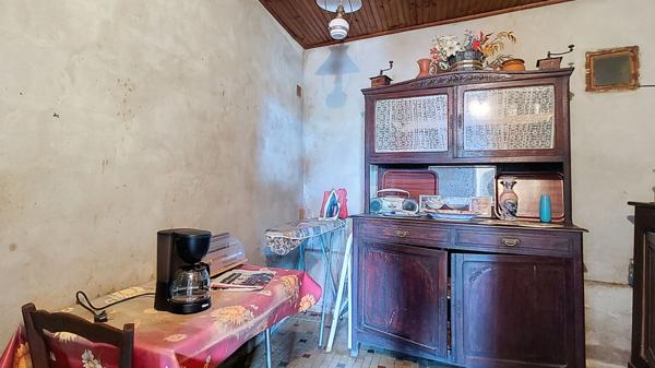 Maison en pierre de 89 m2 à rénover avec 2 chambre et garage à moins de 5 km de Nérac