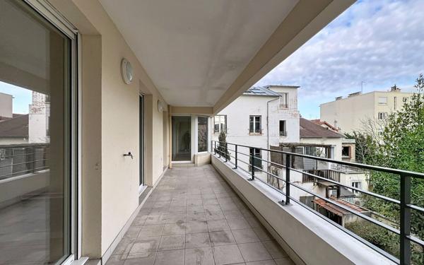 Appartement à vendre    3 pièces • 75 m2 Suresnes