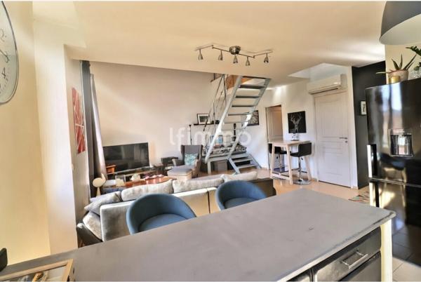 Marseille 5ème / Appartement esprit Loft Duplex