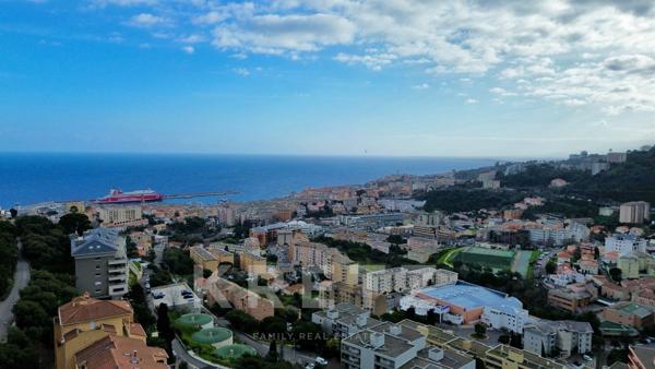 Penthouse d'exception avec piscine privée & vue mer - Bastia