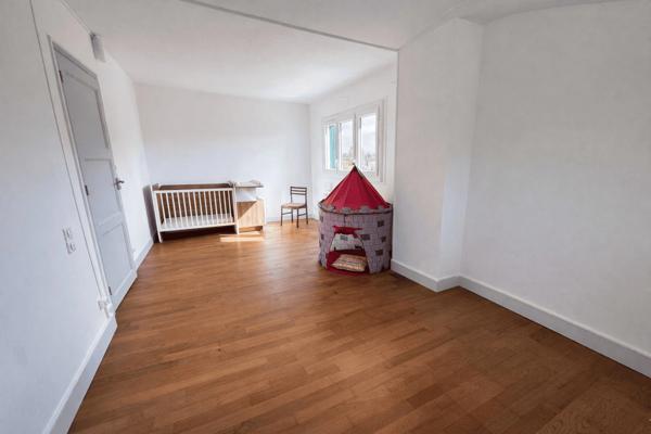 Vierzon au calme,maison sur sous-sol en bon état de 125m2