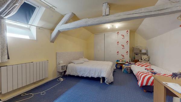 Maison 6 pièces - Terrain clos de plus de 1 000 m2 - Château Gaillard ( proche Toury )