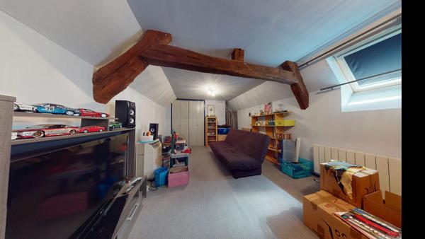 Maison 6 pièces - Terrain clos de plus de 1 000 m2 - Château Gaillard ( proche Toury )