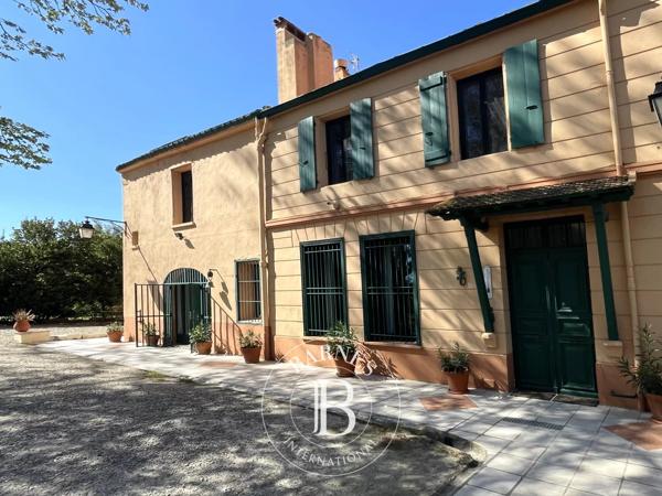 Toulouges, Mas 5 Chambres -  320 m² à vendre