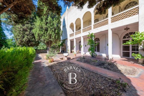 Prades, Propriété 15 Chambres -  780 m² à vendre