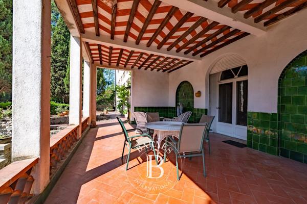 Prades, Propriété 15 Chambres -  780 m² à vendre