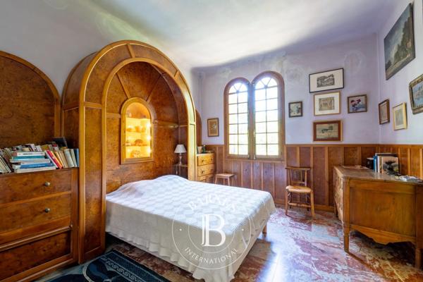 Prades, Propriété 15 Chambres -  780 m² à vendre