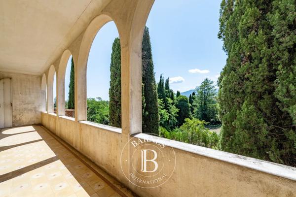 Prades, Propriété 15 Chambres -  780 m² à vendre