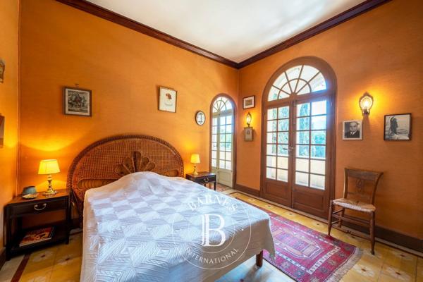 Prades, Propriété 15 Chambres -  780 m² à vendre
