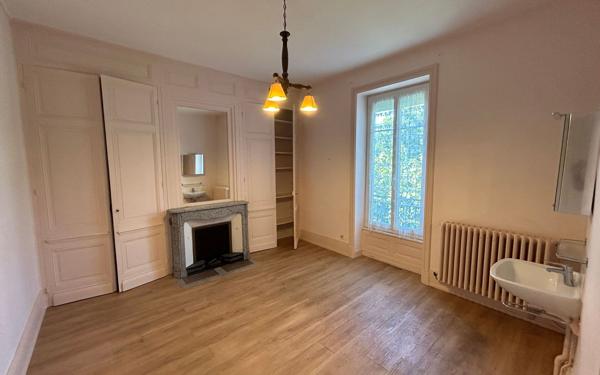 Maison à vendre    11 pièces • 367 m2 Bourg-en-Bresse