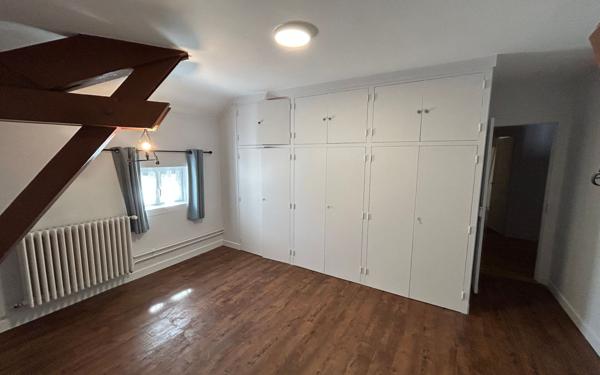 Maison à vendre    11 pièces • 367 m2 Bourg-en-Bresse