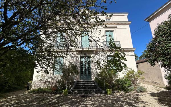 Maison à vendre    11 pièces • 367 m2 Bourg-en-Bresse