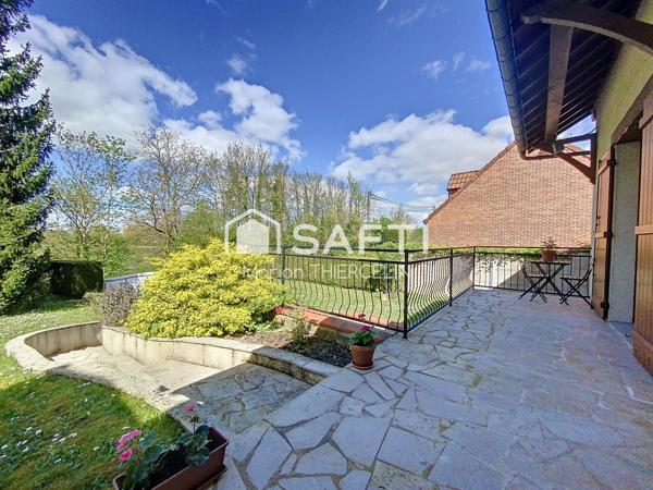 Maison familiale 5 chambres sur sous-sol complet avec environnement privilégié