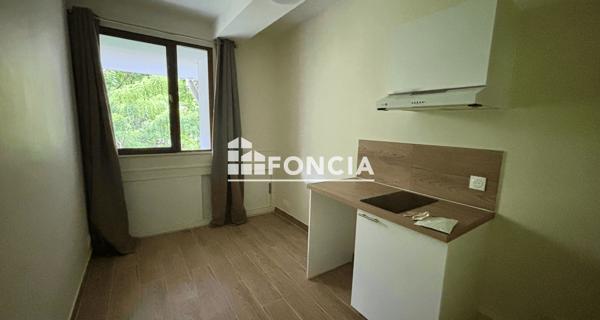 Location Studio 9 m² - Paris 75016