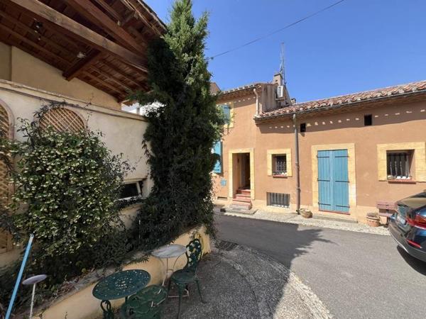 Immeuble à vendre |  Saint-Michel-de-Lanès |  393 m²