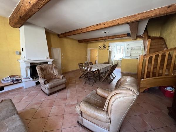 Immeuble à vendre |  Saint-Michel-de-Lanès |  393 m²