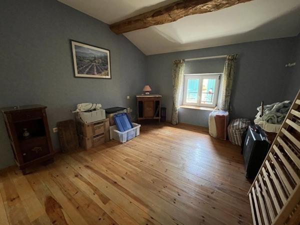 Immeuble à vendre |  Saint-Michel-de-Lanès |  393 m²