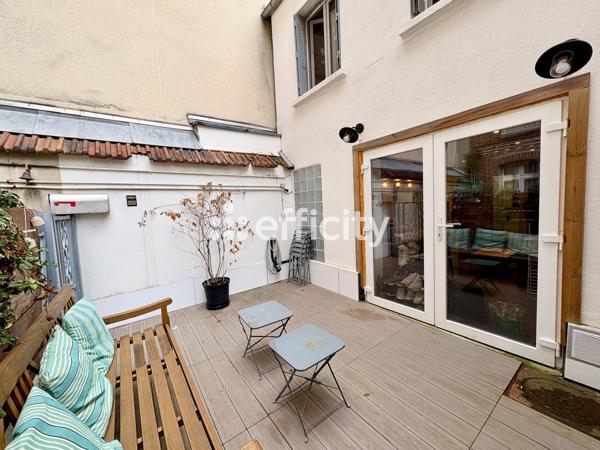 Maison
         3 pièces
        - 48 m² Bien prestige 425 000 € *