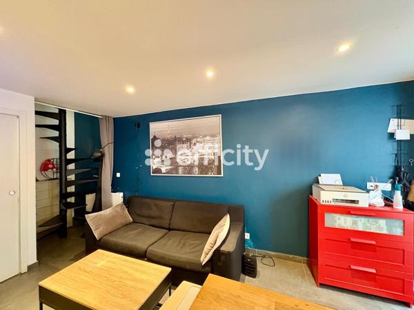 Maison
         3 pièces
        - 48 m² Bien prestige 425 000 € *