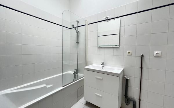 Maison à vendre    3 pièces •  La Flotte