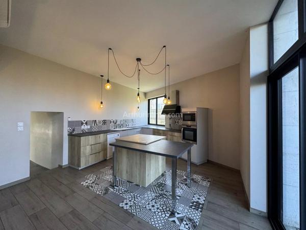 Location Maison 5 pièces 155 m2 à La Bâtie-Montgascon