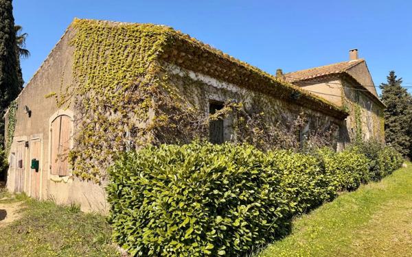 Maison à vendre    9 pièces • 500 m2 Nîmes