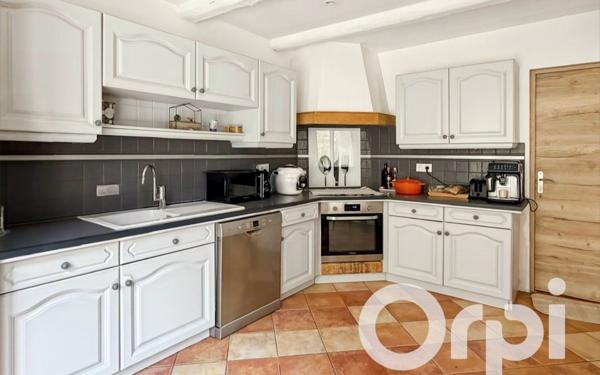 Maison à vendre    5 pièces •  Beaucaire