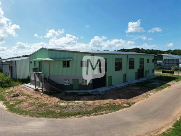 Dpt Guyane (973), à vendre REMIRE-MONTJOLY local entrepôt de 863 m² avec mezzanine