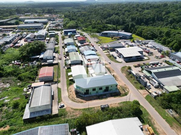 Dpt Guyane (973), à vendre REMIRE-MONTJOLY local entrepôt de 863 m² avec mezzanine