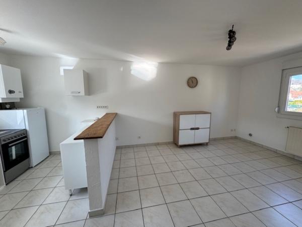 APPARTEMENT T2 + GARAGE CENTRE VILLE HERICOURT