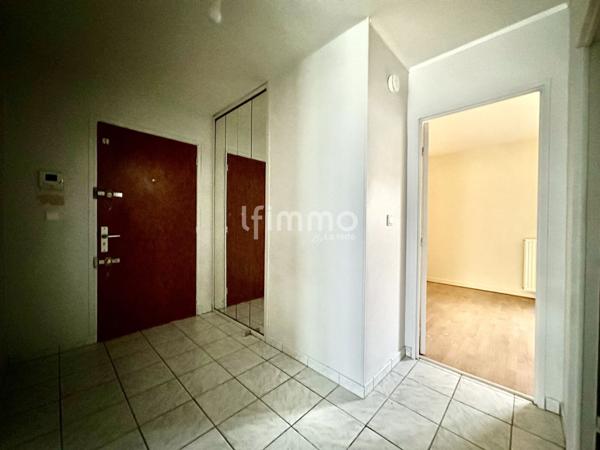 Villemomble- Appartement 2P 55m2 + Loggia 5m2-Cave et Parking