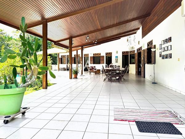 Maison à MATOURY, 97351 - 6 pièces 160m²