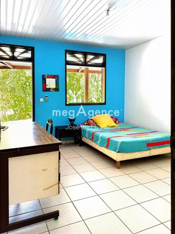 Maison à MATOURY, 97351 - 6 pièces 160m²
