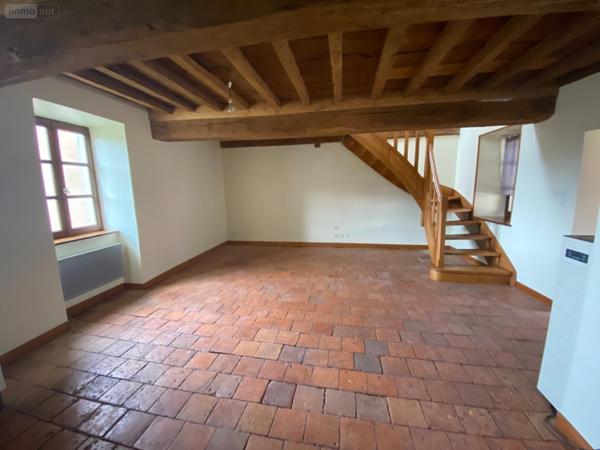 Maison à louer à Blanot en Saône-et-Loire (71250), ref : l800199307   
Nouville