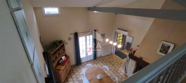 MAISON CONTEMPORAINE SUR SOUS-SOL ET AVEC DEPENDANCES