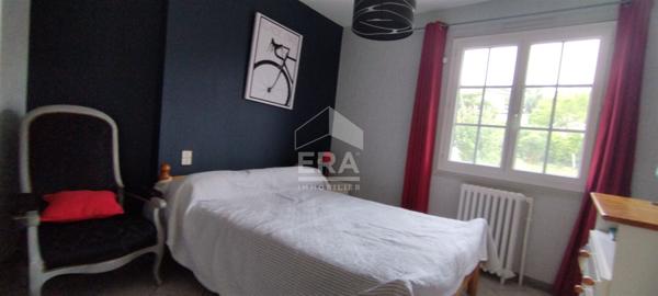 MAISON CONTEMPORAINE SUR SOUS-SOL ET AVEC DEPENDANCES