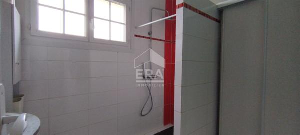 MAISON CONTEMPORAINE SUR SOUS-SOL ET AVEC DEPENDANCES