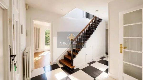 Vente                                                      Maison
                        
                     7 pièces                      160 m2                     à Andrésy