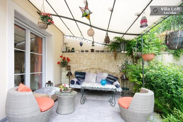 Maison Les Lilas 9 pièce(s) 200 m2 avec jardin et terrasse.