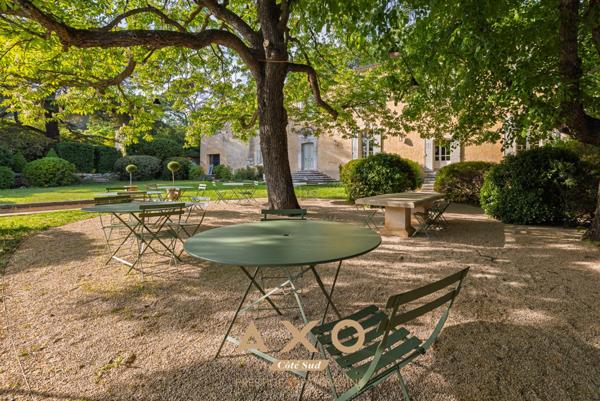 PUYRICARD  2 BASTIDES 17 EME  620 m²  6 CHAMBRES  5 APPARTEMENTS INDÉPENDANTS  2 PISCINES  PARC 1 HECTARE  3 500 000 