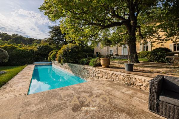 PUYRICARD  2 BASTIDES 17 EME  620 m²  6 CHAMBRES  5 APPARTEMENTS INDÉPENDANTS  2 PISCINES  PARC 1 HECTARE  3 500 000 