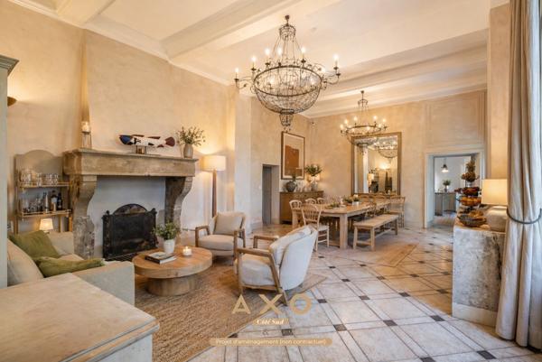 PUYRICARD  2 BASTIDES 17 EME  620 m²  6 CHAMBRES  5 APPARTEMENTS INDÉPENDANTS  2 PISCINES  PARC 1 HECTARE  3 500 000 