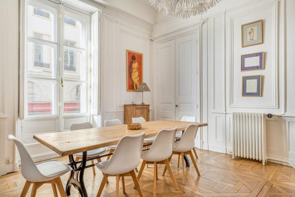 Appartement de charme Place Bellecour